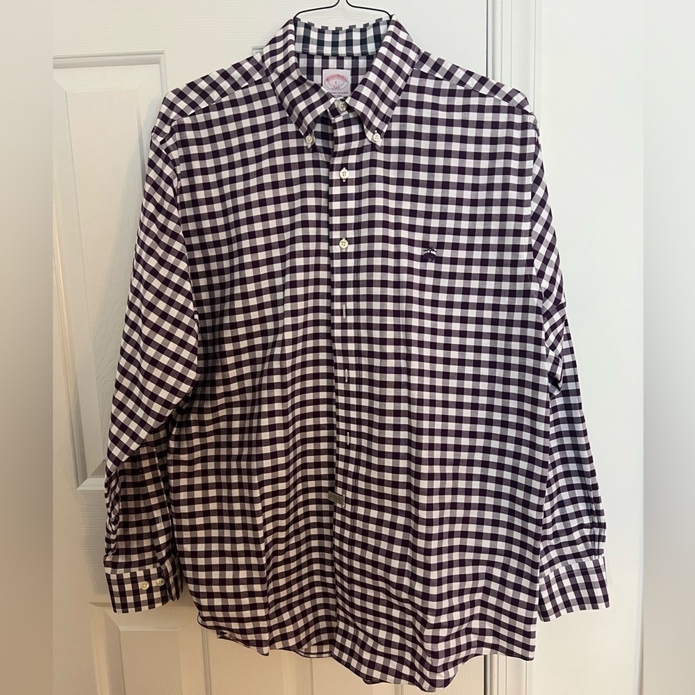 Men's Brooks Brothers size LARGE  Shirt - plum and White